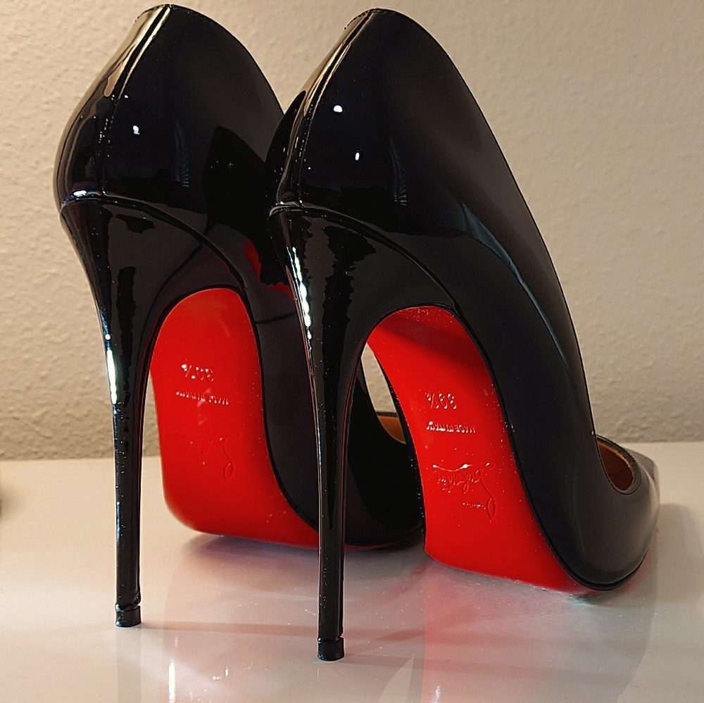 Christian Louboutin So Kate Size 9 Heels